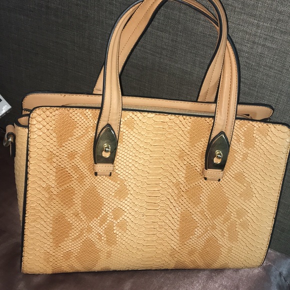 Bag - Picture 1 of 4